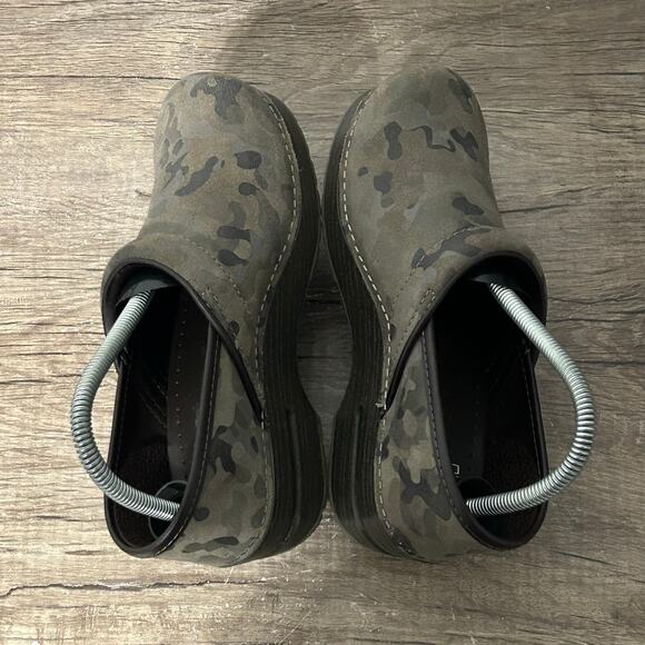 Dansko Professional Women’s Clog Nursing Shoes Size 8 Green Camo Suede - Picture 5 of 8